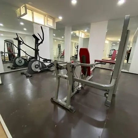 Lovely 3 Bedrooms Luxury Apt With Pool And Gym Apartment